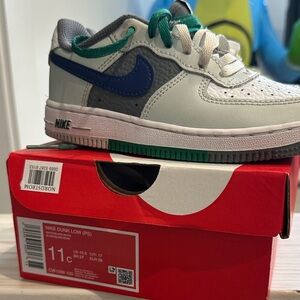 💙🩶💚 Nike Dunk Low Kids Sneakers with Blue and Green Accents 💚💙🩶